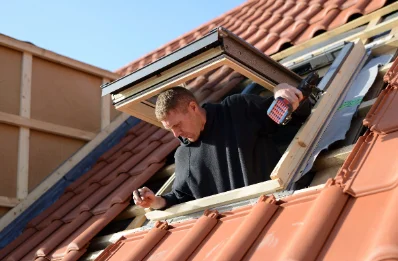 Pose de fenêtres de toit Velux à Thérondels